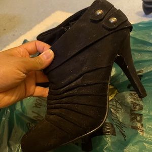 CityClassified black heeled booties